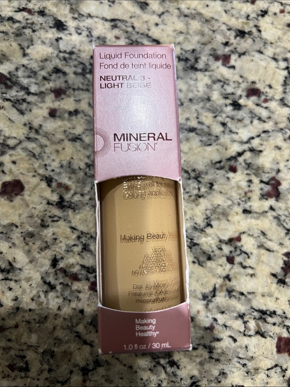 Mineral Fusion Liquid Foundation - Neutral 3 Light Beige